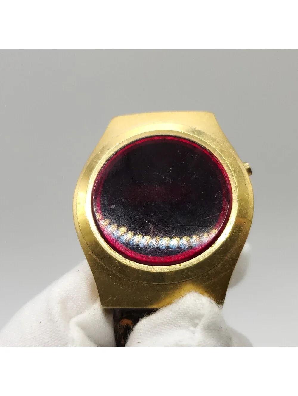 Vintage Beta Red Lcd Quartz 37mm Mens Watch For Parts Or Repair